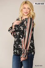 Load image into Gallery viewer, Print Mixed Peasant Smocked Top