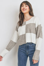 Load image into Gallery viewer, Round Neck Color Block Long Sleeve Sweater