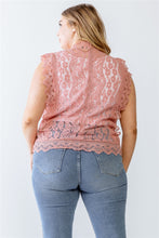 Load image into Gallery viewer, Plus Cotton Floral Lace Embroidery Detail Top