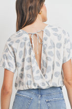 Load image into Gallery viewer, Tropical print short sleeve top