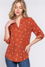 Load image into Gallery viewer, 3/4 Roll Up Slv V-neck Print Blouse